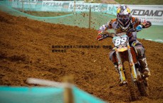 黑白直播官网-曼城加入西班牙人门将加西亚争夺战，巴萨暂居领先地位