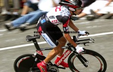 黑白直播官网-季后赛复盘，老牌豪门黯然退场，新锐劲旅强势崛起