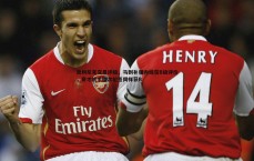 黑白直播官网-奥利尼克交易评级，马刺补强内线获B级评价，奇才转手赚次轮签同样获B