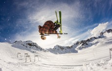 黑白直播官网-只有五名球员两次当选英超赛季最佳，萨拉赫是其中之一